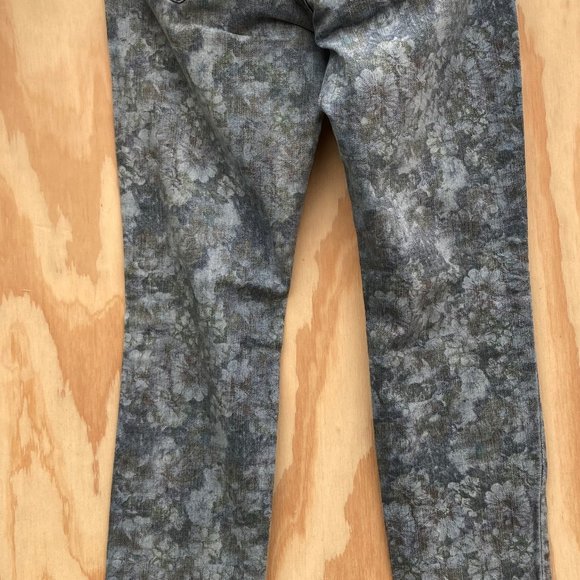 a.n.a. Skinny Stretch Jeggings, Blue Floral, Size 6 - Picture 5 of 5